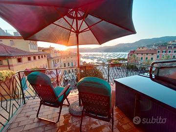 Ultima disponibilità terrazza e box auto Lerici
