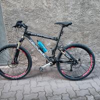 MTB Centurion in carbonio