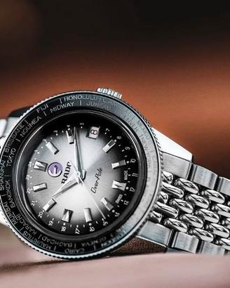 Rado captain cook over-pole permute