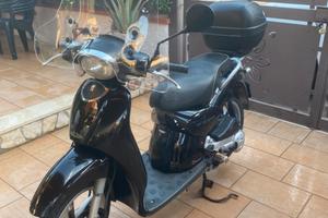 Scarabeo Aprilia 50 cc 4 T 2013