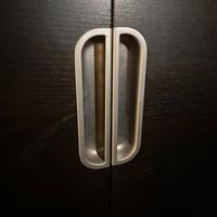 Robusto mobile con ripiani
