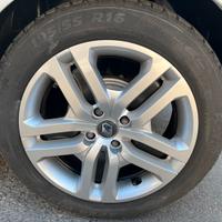 N.2 cerchi originali Renault Clio 4 con gomme inve