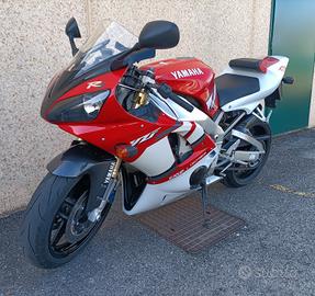 Yamaha R1 del 2001 iscritta ASI , con vari pezzi d