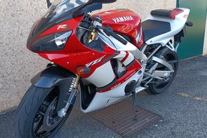 Yamaha R1 del 2001 iscritta ASI , con vari pezzi d