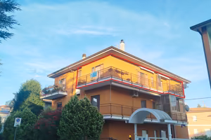 Panoramico con garage, soffitta e giardino