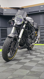 Ducati Monster 695