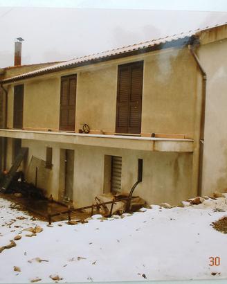 Casa indipendente con annesso terreno