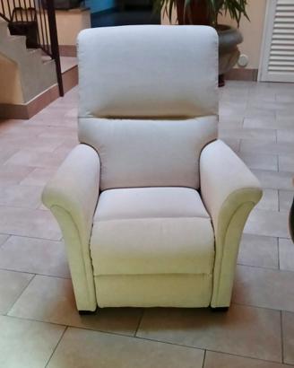 Poltrona Relax  Elettrica - Rigenerata .Come nuova