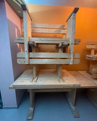 Tavolo artiginale in legno e rispettive 2 panche
