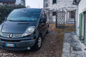 Renault Trafic passenger