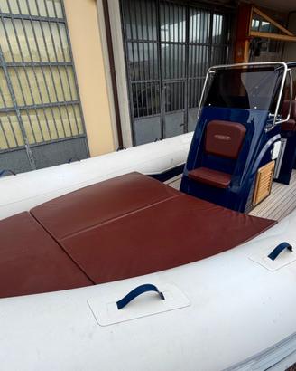 Led 27 con 300 Hp Suzuki