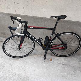 Colnago C-RS Gruppo Ultegra con pedali carbonio.