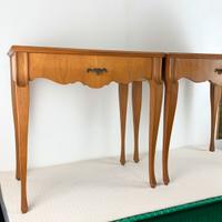 Coppia Comodini in Legno gambe a sciabola