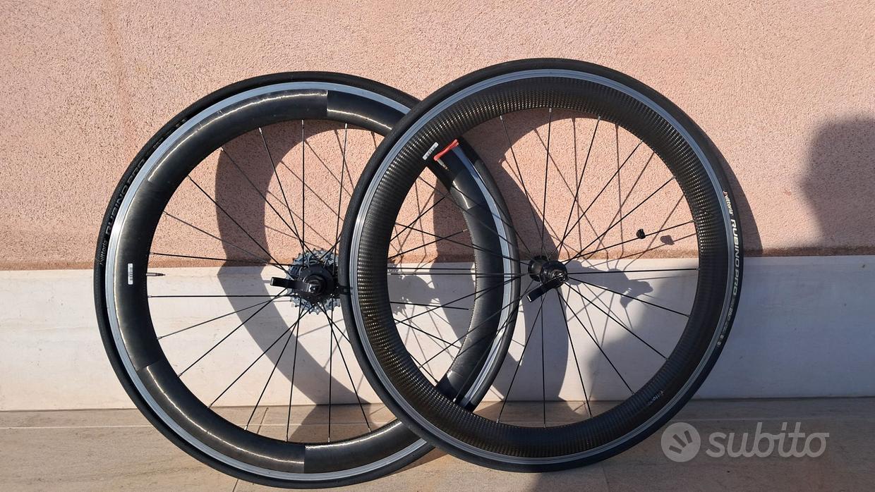 Ruote carbonio profilo alto Fantastiche offerte di Biciclette