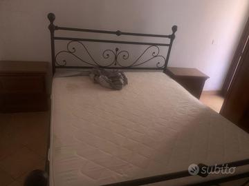 Letto matrimoniale in ferro battuto
