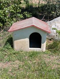 Cuccia per cane in cemento