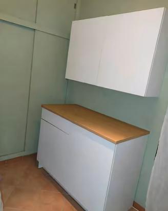mobile ante cassetto e top miele e pensile Ikea 