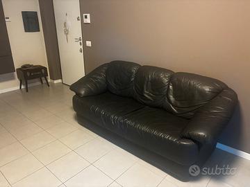 Divano tre posti in pelle nero