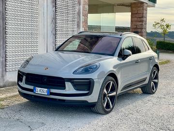Porsche Macan 2.0 ultimo modello gesso