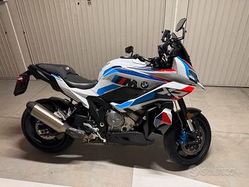 BMW M1000XR