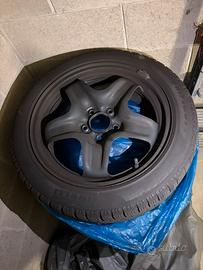 Cerchi in ferro 17” con gomme da neve