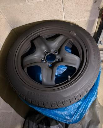 Cerchi in ferro 17” con gomme da neve