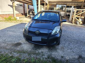 Toyota Yaris automatica 