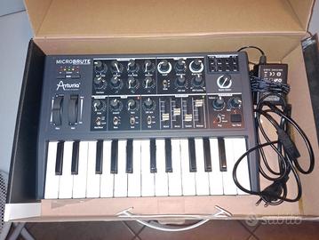 Sintetizzatore analogico Arturia Microbrute