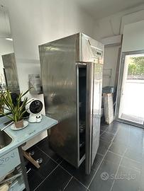Figorifero inoz 700 litri 0+ 8 • C