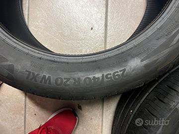 2 copertoni 295/40 R20 Continental