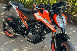KTM Duke 125