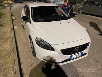 Volvo v40 2014