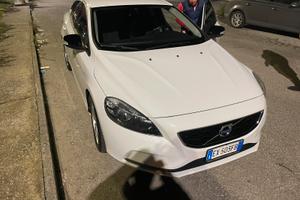 Volvo v40 2014