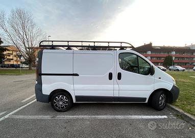 Oel vivaro 2005 1900 motore rigenerato