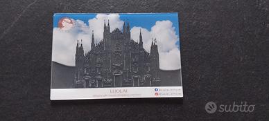 Un pannello decorativo da appoggio in vetro del Du