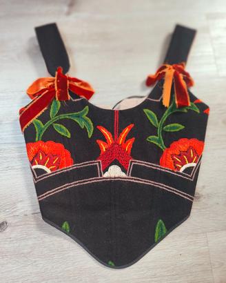 Corsetto con fiori