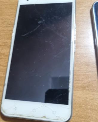 2498-Smartphone Vodafone Smart Ultra 6