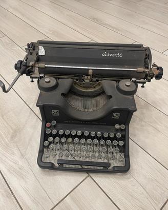 Macchina da scrivere olivetti m40