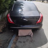 JAGUAR XJ ANNO 2012 BAULE PARAURTI E FANALI POST