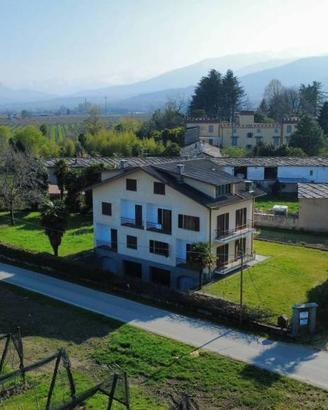 Villa di 600 m² con più di 5 locali e box auto dop