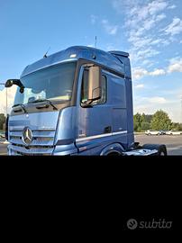 Mercedes-Benz Actros 1851
