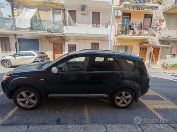 Mitsubishi Outlander 7 posti
