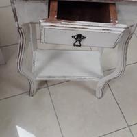 Tavolino con cassetto