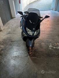 YAMAHA TMAX 500