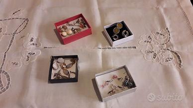 Bigiotteria orecchini e braccialetti vintage