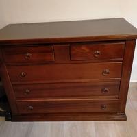 comò in legno di noce