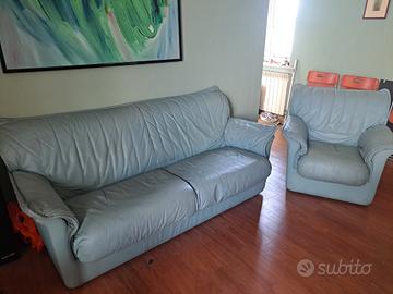 Divano 3 posti e 2 poltrone in pelle