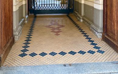 ritiro cementine gialle/nere, maniglie, casellari