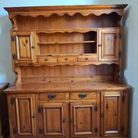 Mobili in legno per taverna e salotto