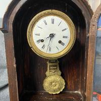 Antico orologio a pendolo del 1700